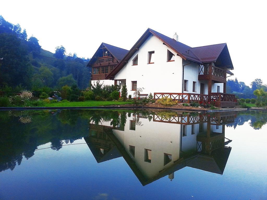 Gallery Of Mountains Holiday Home ยาซินยา ภายนอก รูปภาพ