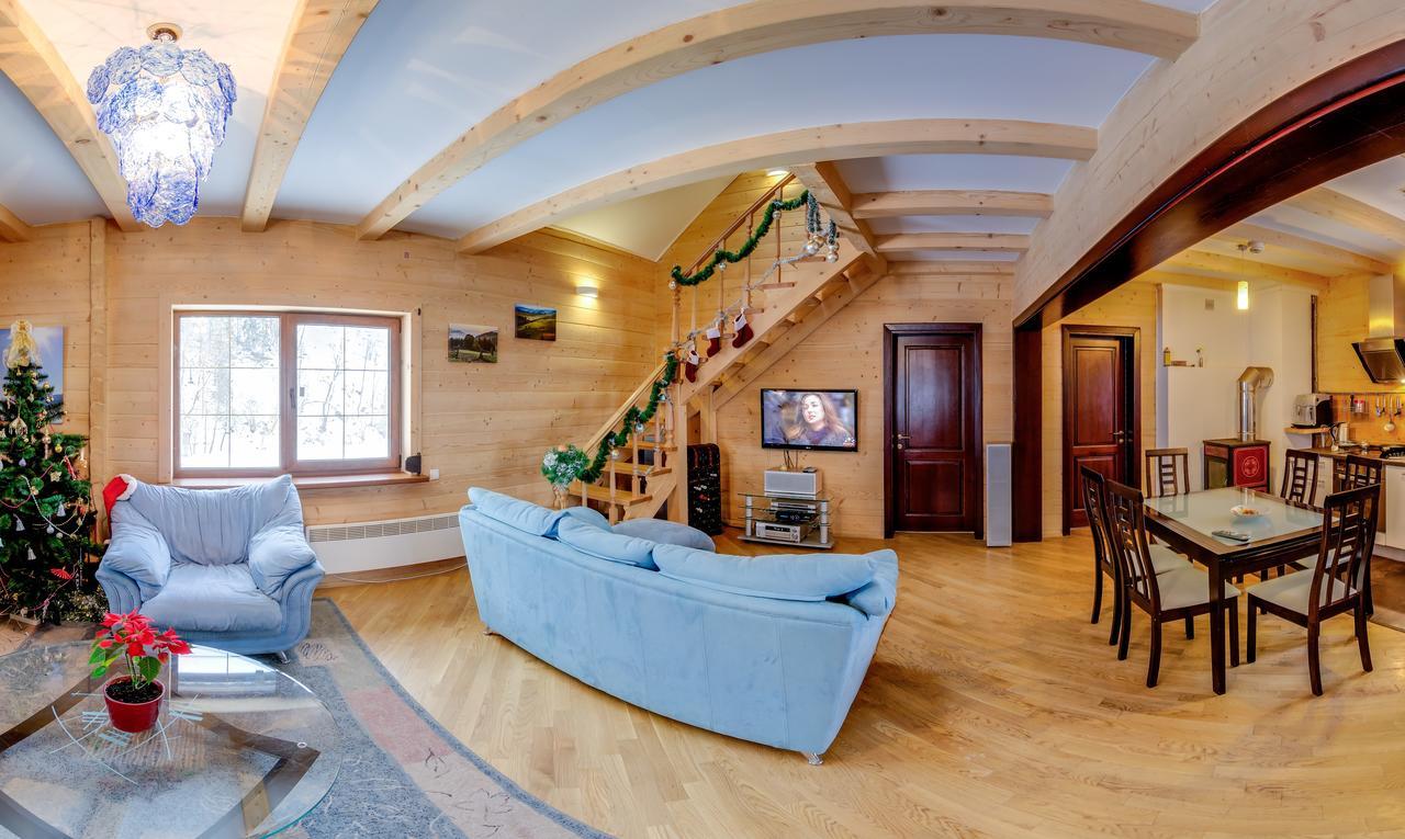 Gallery Of Mountains Holiday Home ยาซินยา ภายนอก รูปภาพ